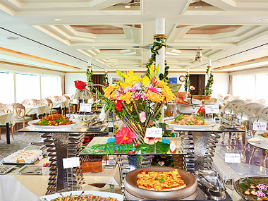 ブッフェスタイルのお食事