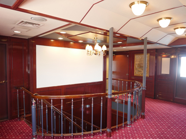 1Fへ降りる階段