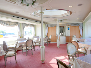 ディナーラウンジ