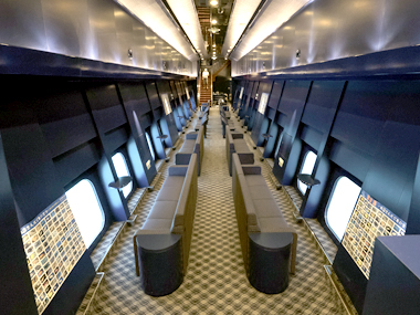 沖縄県内初のアクアラウンジ